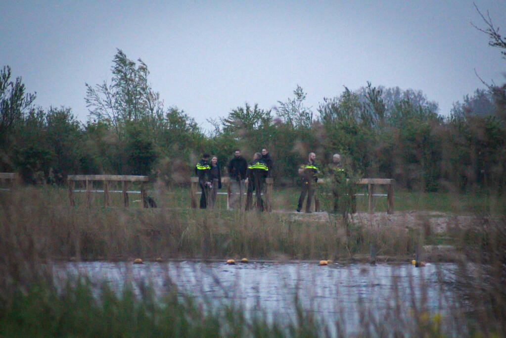 Overleden persoon aangetroffen bij strand