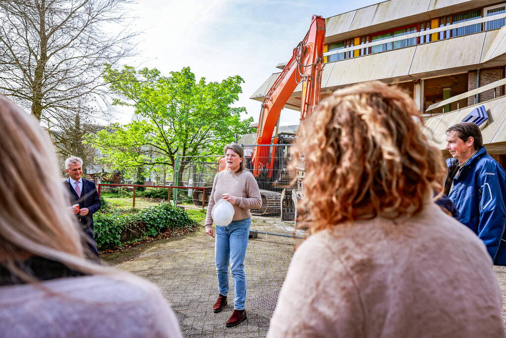 Start sloop buitenkant politiebureau