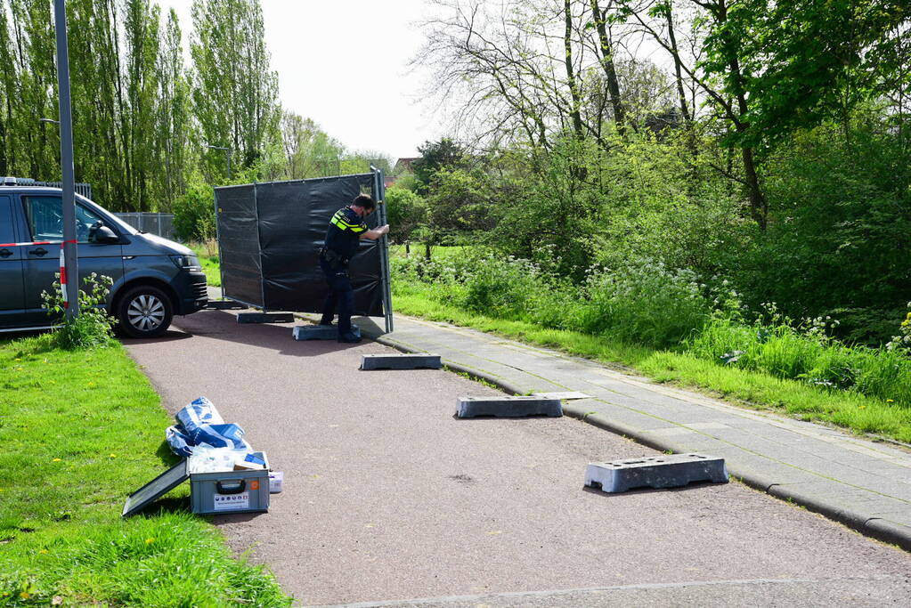 Groot onderzoek naar aantreffen stoffelijke overschot in sloot