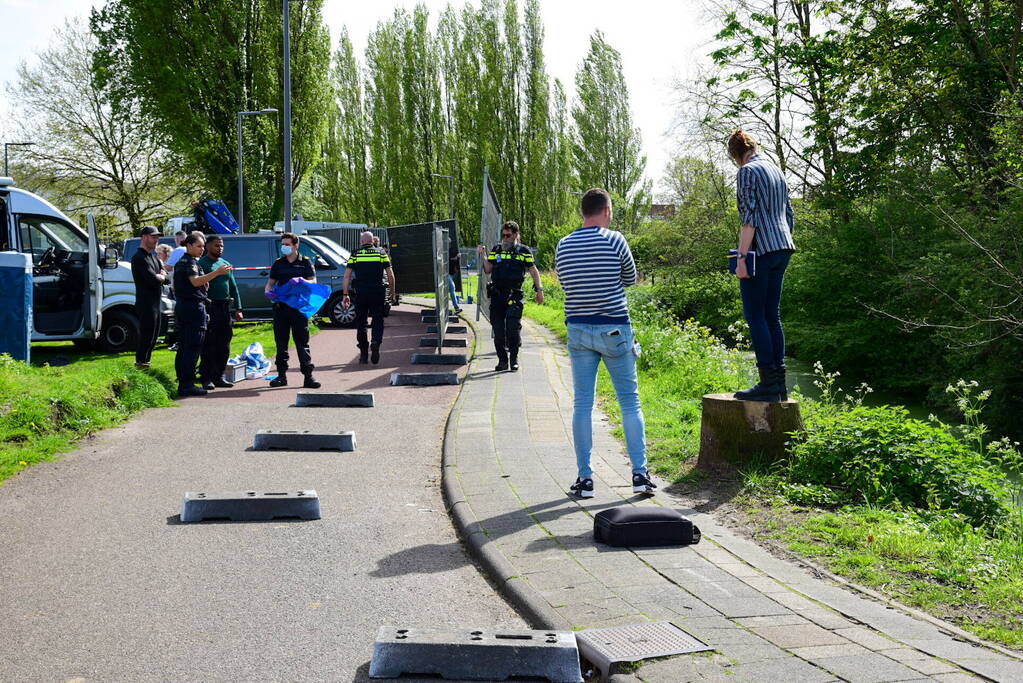 Groot onderzoek naar aantreffen stoffelijke overschot in sloot