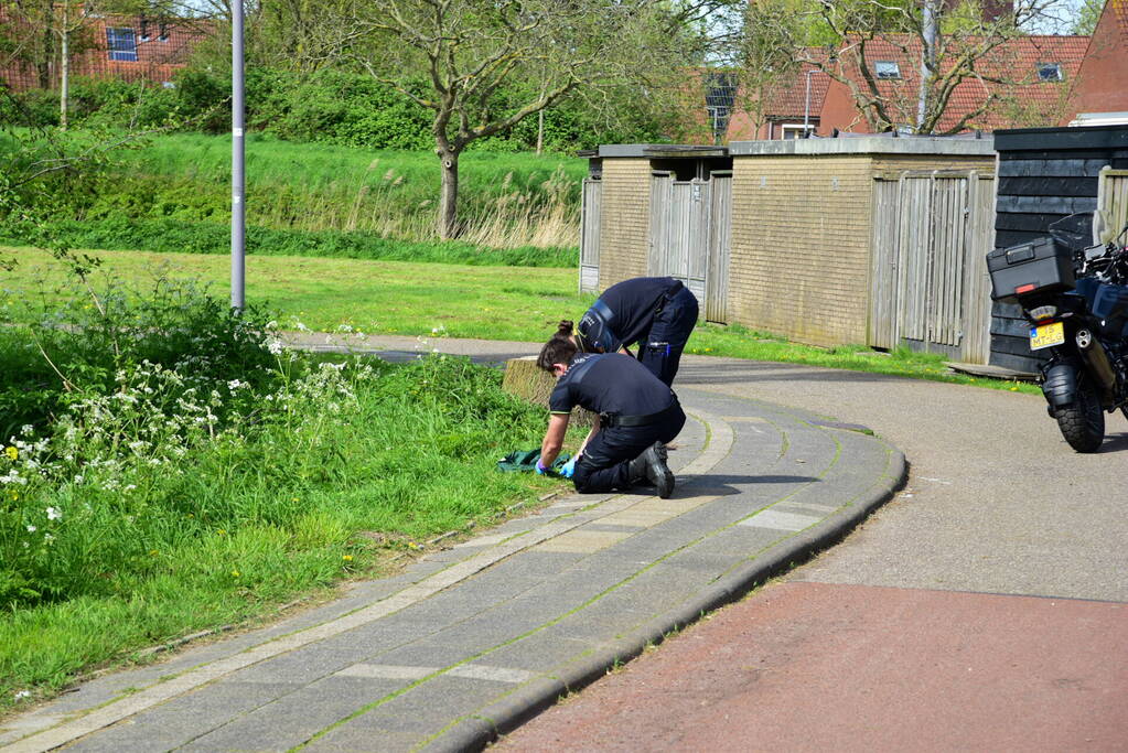 Groot onderzoek naar aantreffen stoffelijke overschot in sloot