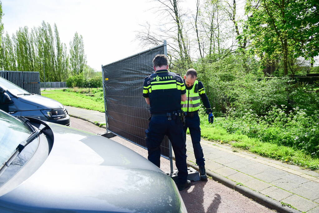 Groot onderzoek naar aantreffen stoffelijke overschot in sloot