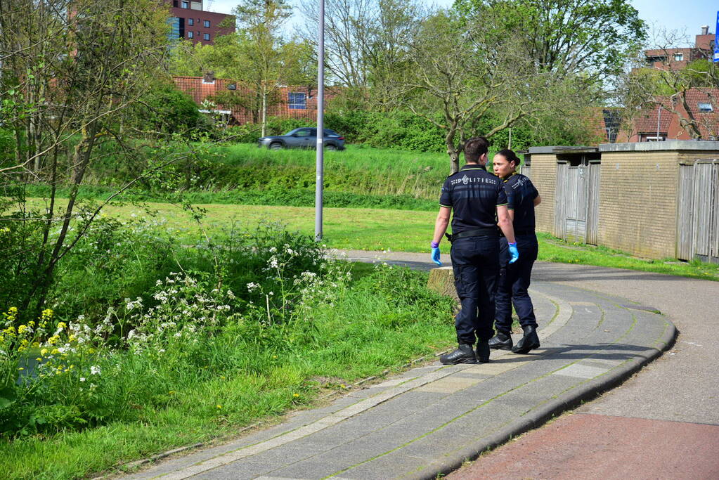 Groot onderzoek naar aantreffen stoffelijke overschot in sloot