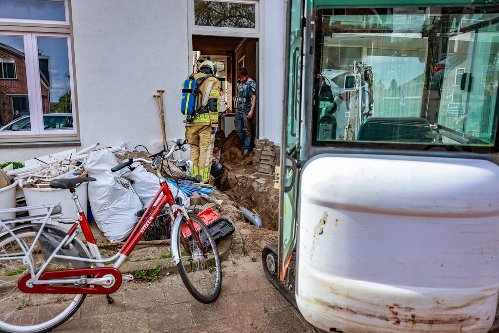 Gasleiding geraakt bij graafwerkzaamheden in woning