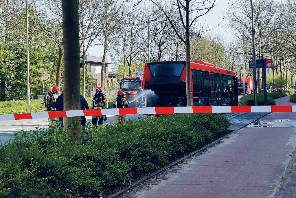 Lijnbus zwaar beschadigd door brand