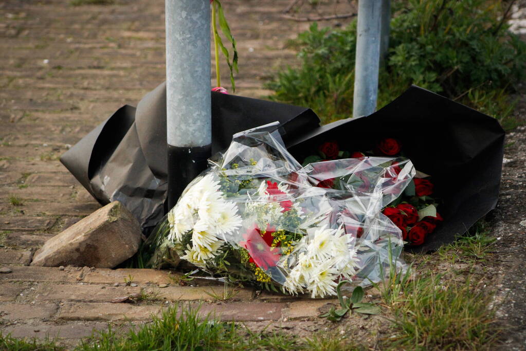 Bloemen gelegd op vindplaats van vermiste Özkan