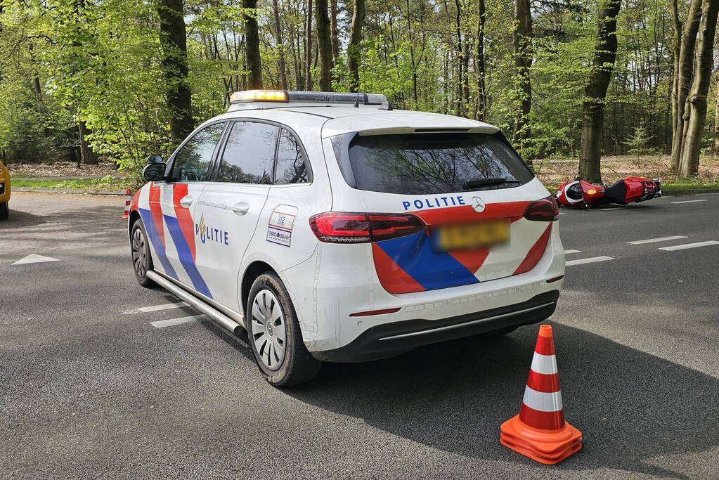 Motorrijder overleden na val, tweede raakt gewond