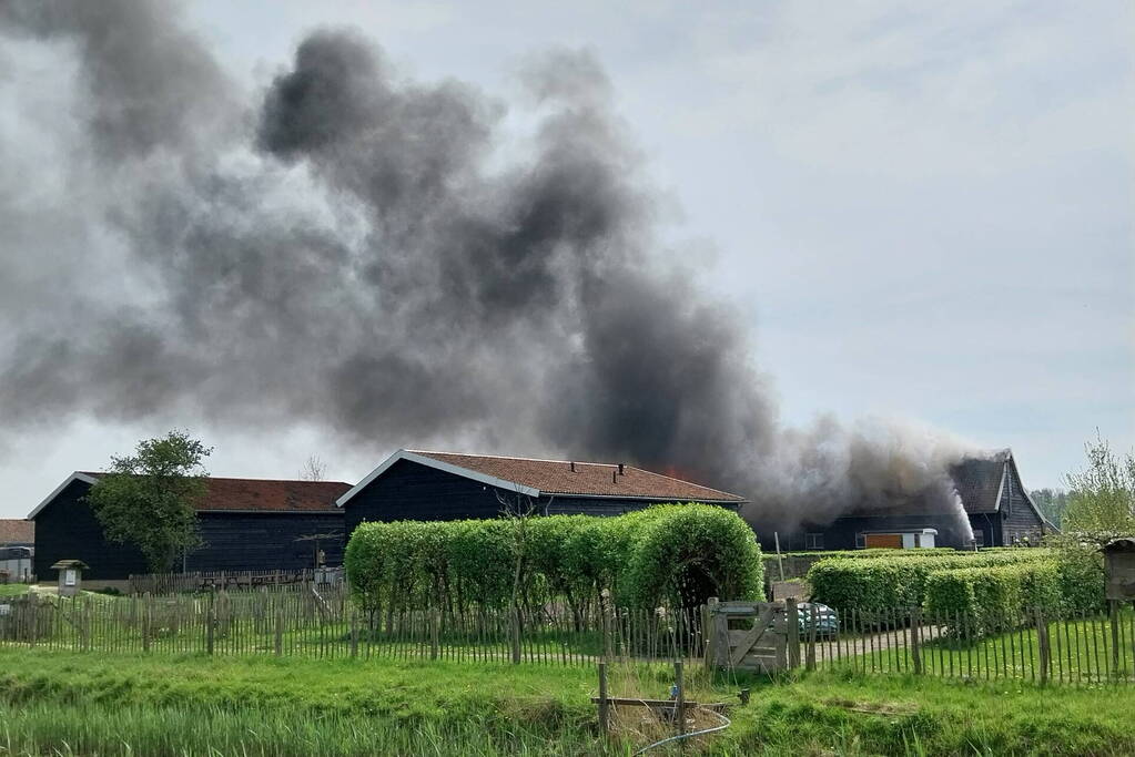 Grote uitslaande brand in restaurant