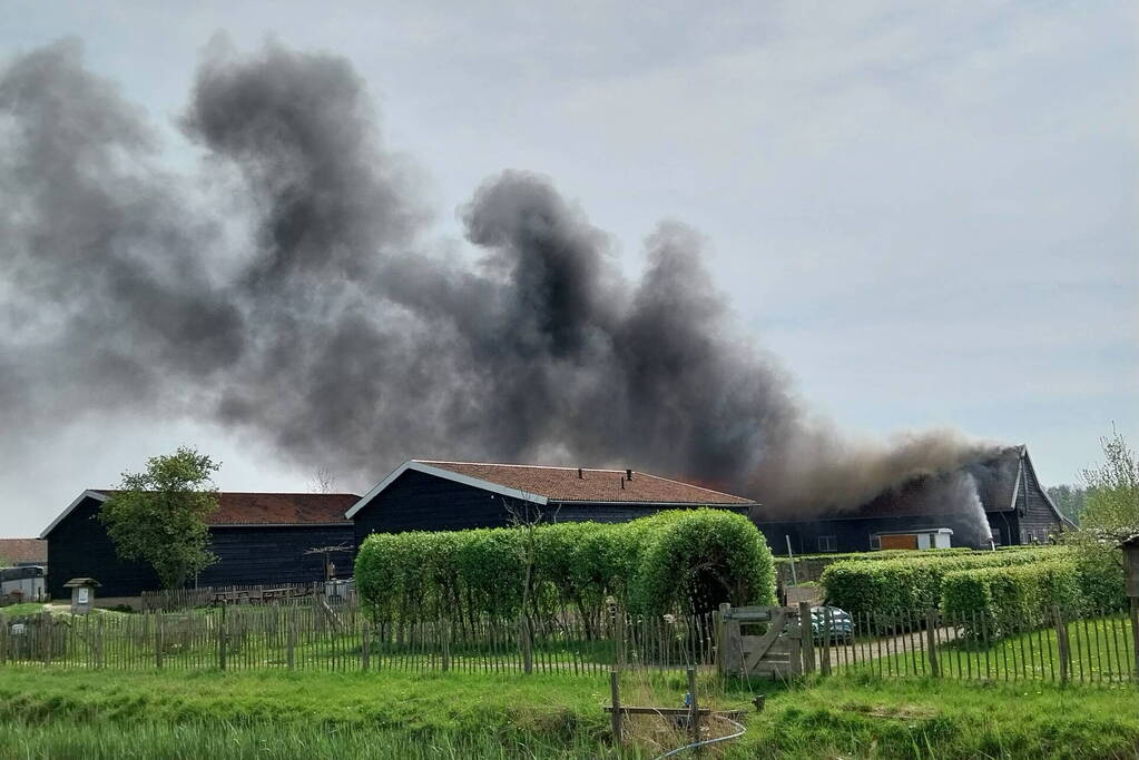 Grote uitslaande brand in restaurant