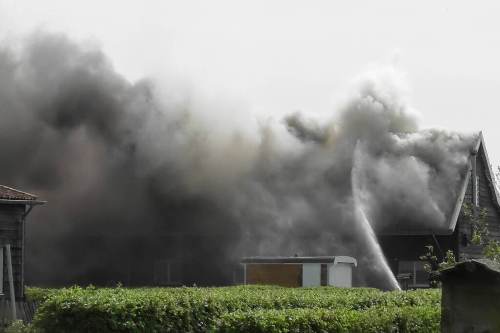 Grote uitslaande brand in restaurant