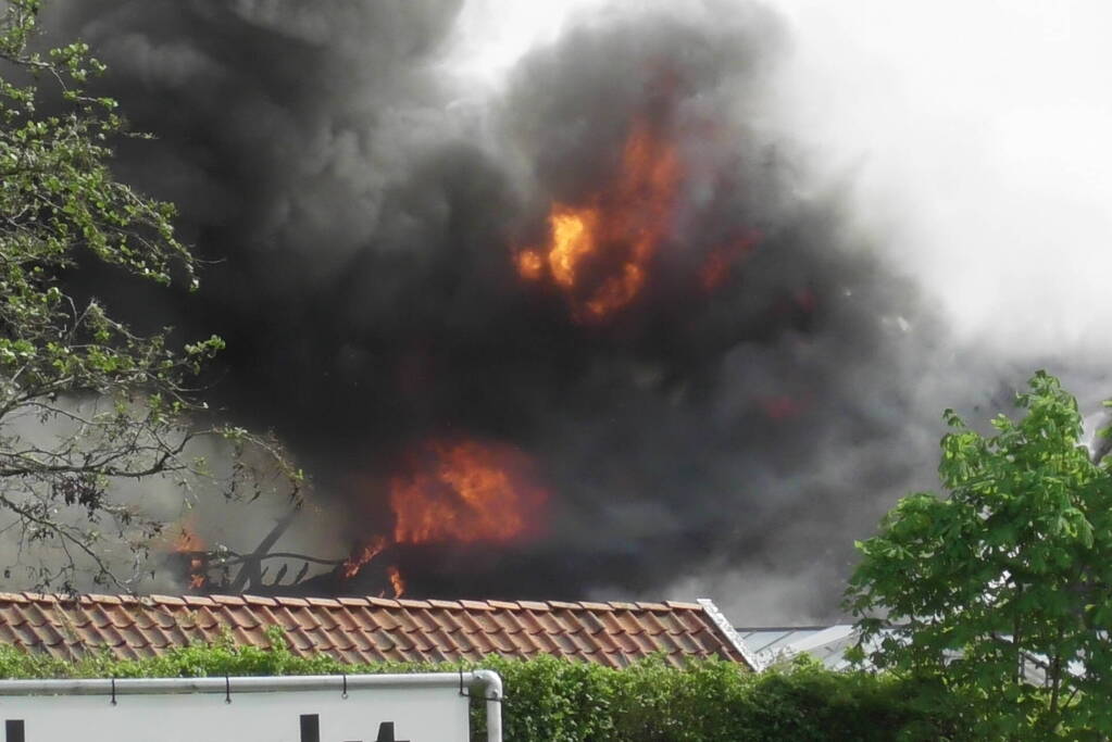 Grote uitslaande brand in restaurant