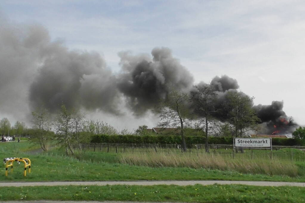 Grote uitslaande brand in restaurant