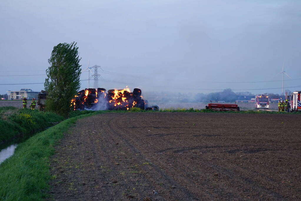 Veel rookontwikkeling bij buitenbrand