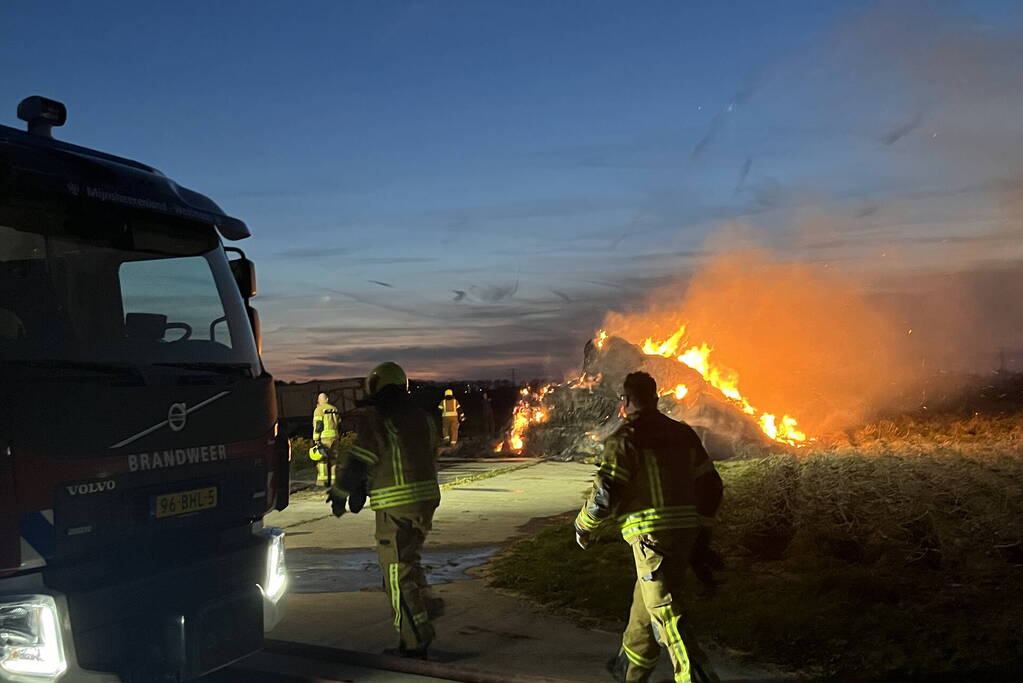 Veel rookontwikkeling bij buitenbrand