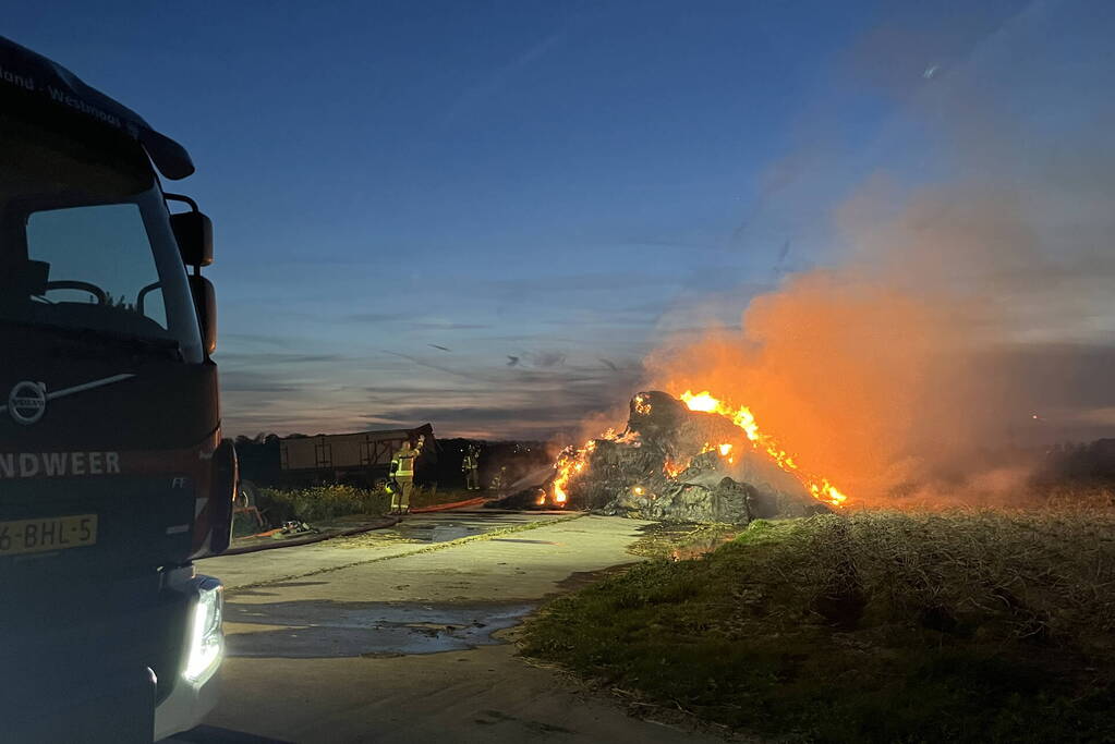 Veel rookontwikkeling bij buitenbrand