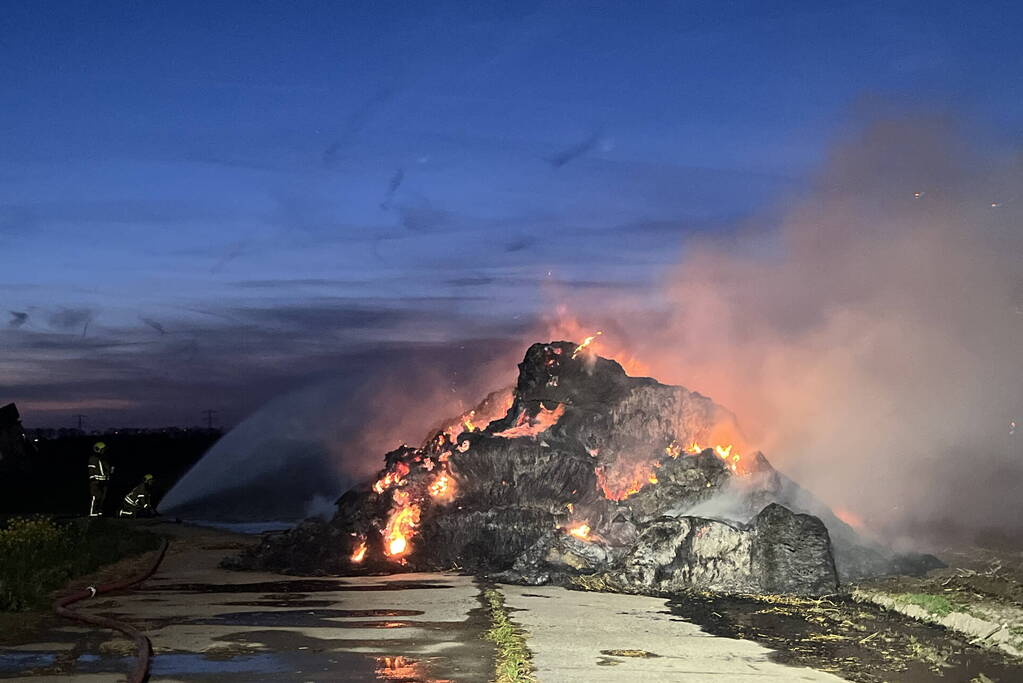 Veel rookontwikkeling bij buitenbrand