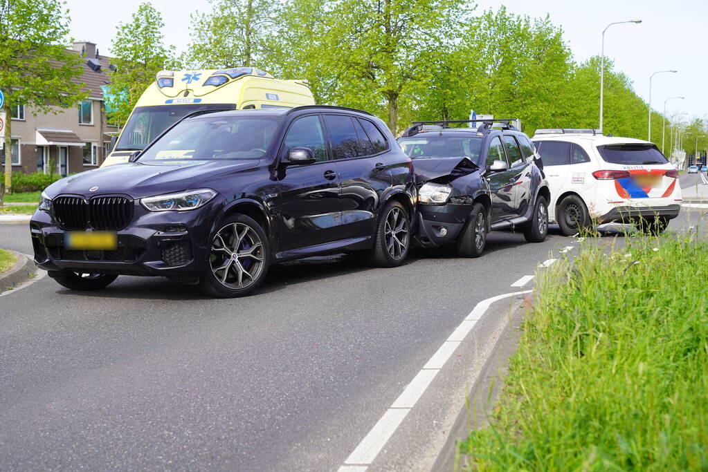 Kop-staartbotsing tussen twee voertuigen