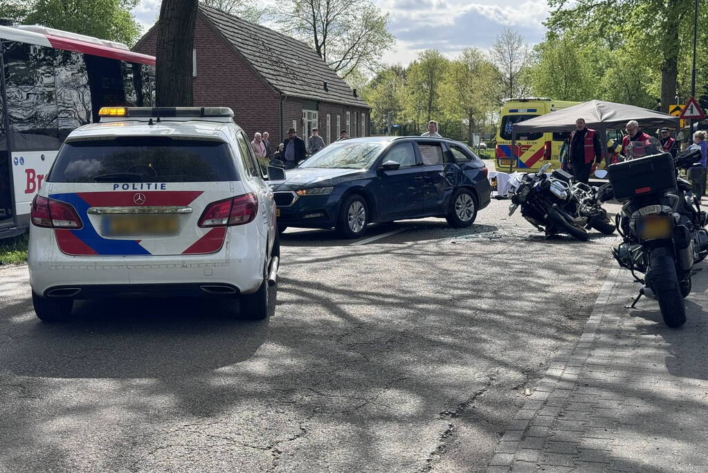 Motorrijder gewond bij botsing met automobilist