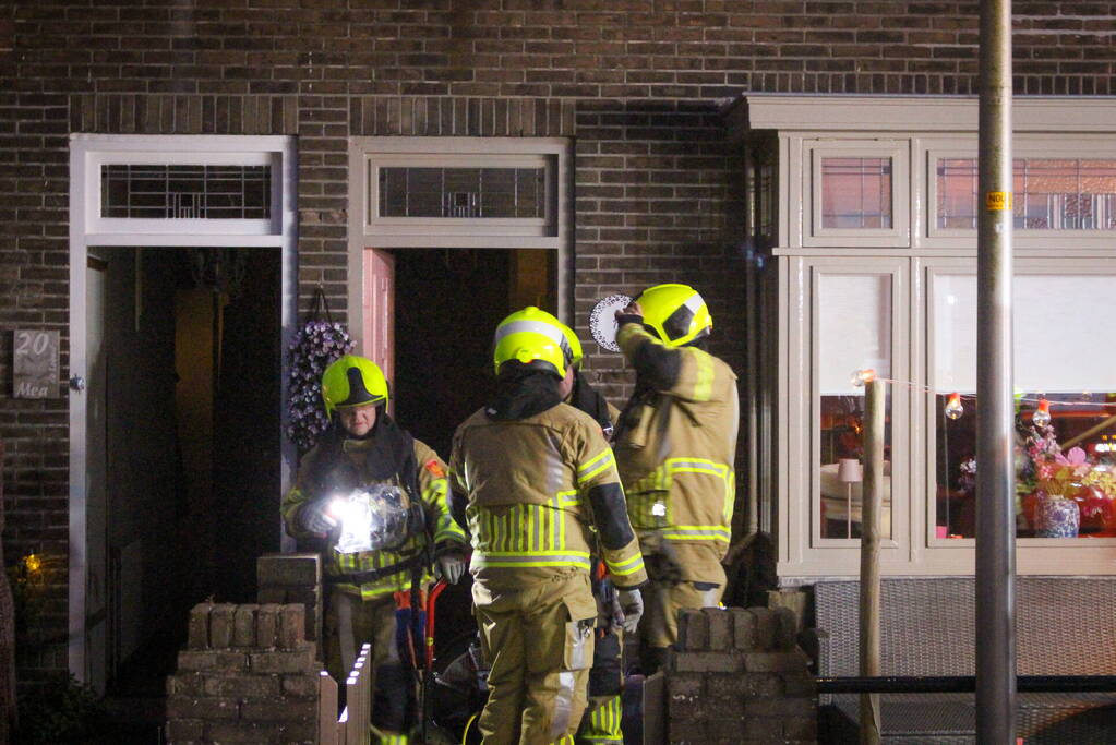 Brandweer aanwezig door rook uit de oven