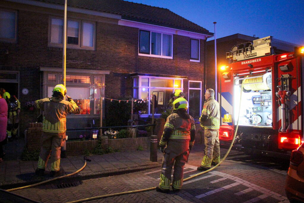 Brandweer aanwezig door rook uit de oven