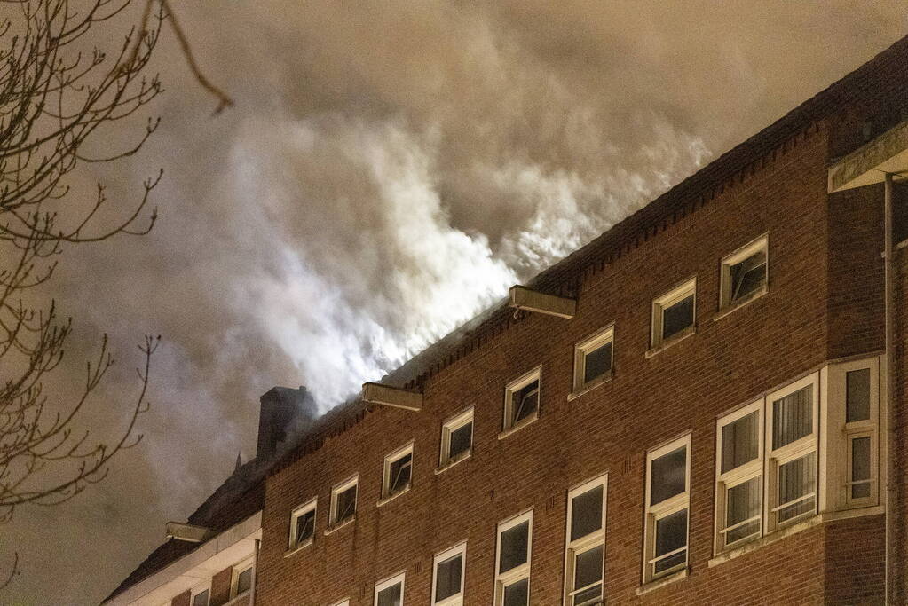 Grote brand in Amsterdamse woning