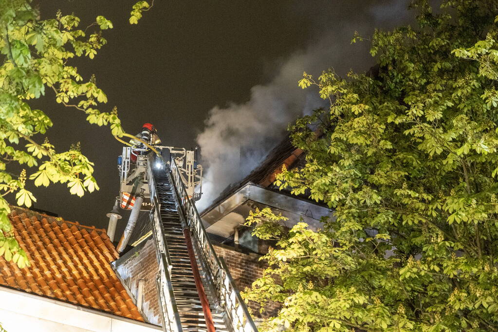 Grote brand in Amsterdamse woning