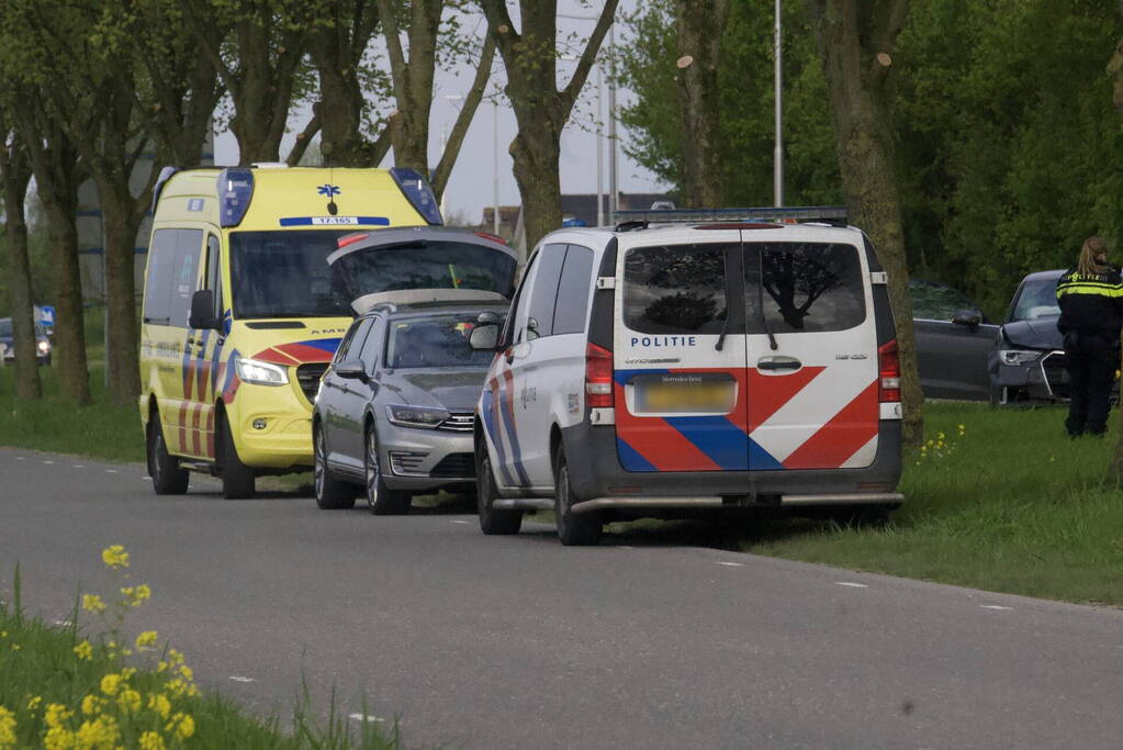 Gewonde en auto's fiks beschadigd bij kop-staartbotsing