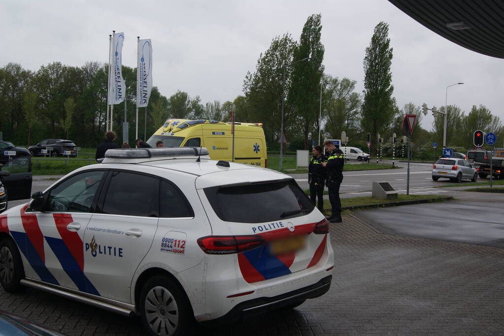 Twee voertuigen beschadigd bij botsing