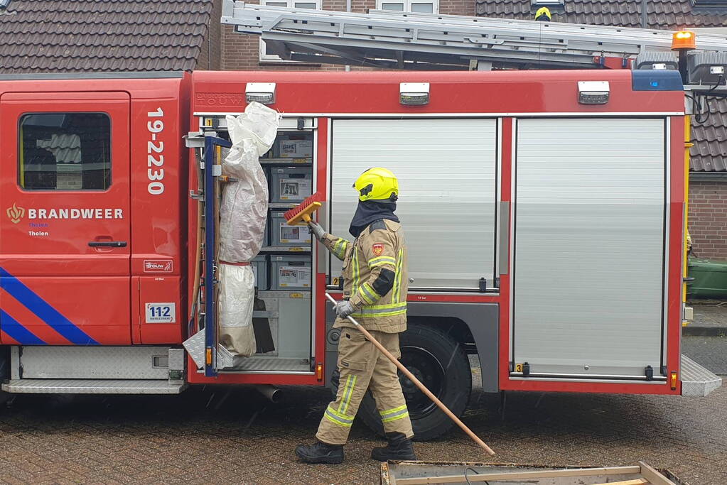 Meerdere dakpannen gesneuveld na harde wind