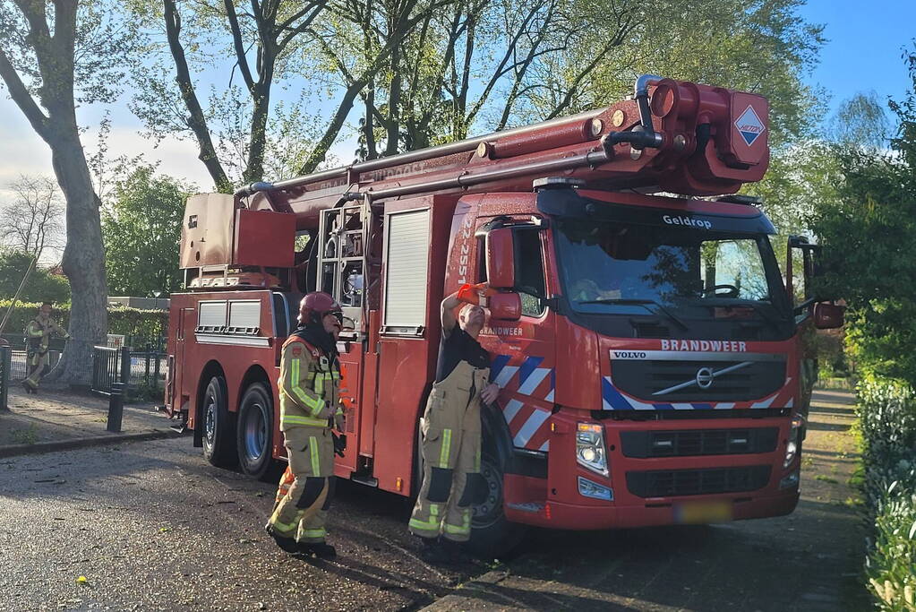 Grote tak dreigt op school te vallen