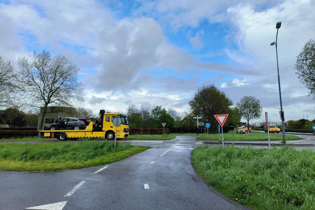 Frontale aanrijding tussen lijnbus en auto