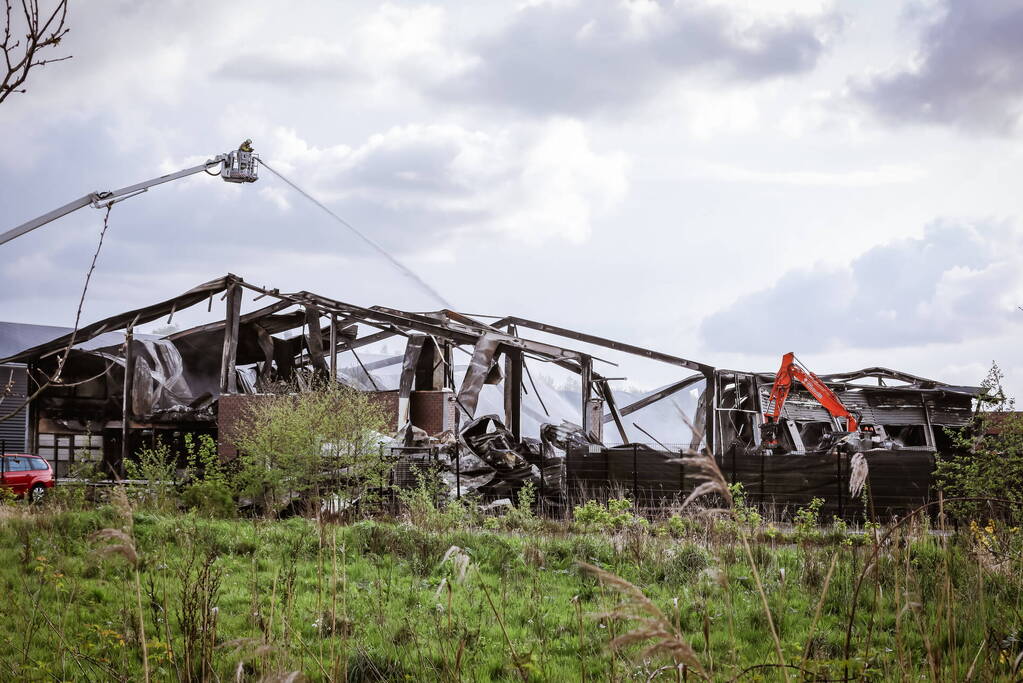 24 bedrijven getroffen door enorme brand