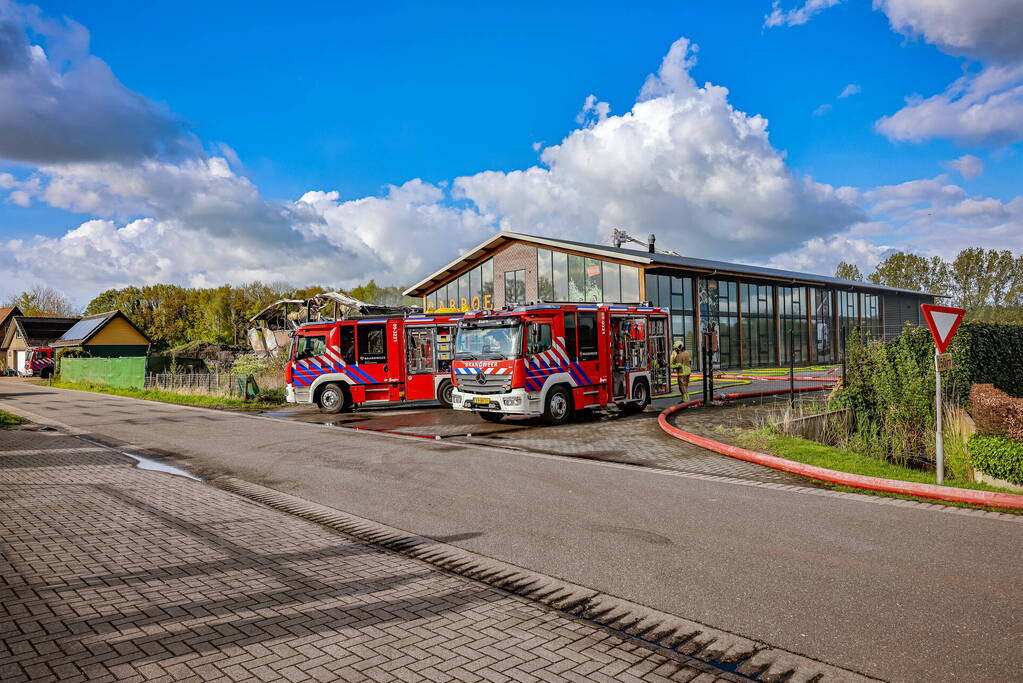 24 bedrijven getroffen door enorme brand