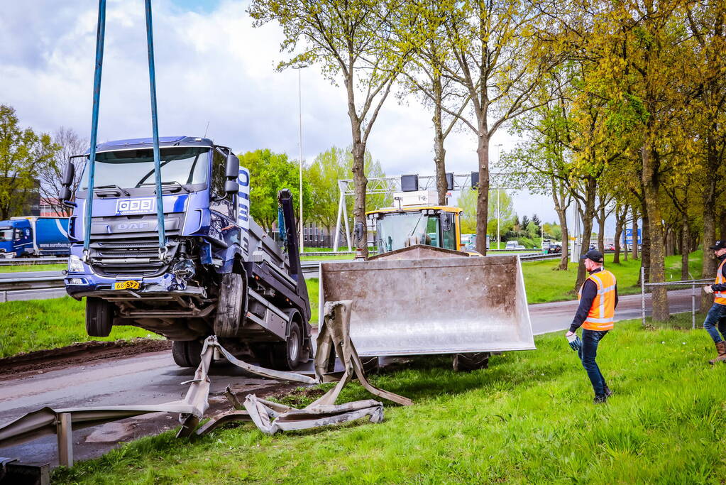 Vrachtwagenchauffeur heeft engeltje op zijn schouder