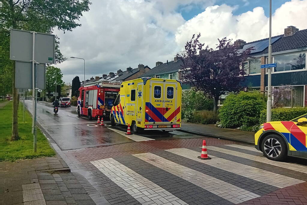 Brand in woning, meerdere mensen gecontroleerd door ambulancepersoneel