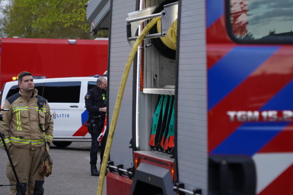 Accu van fiets vat vlam in schuur