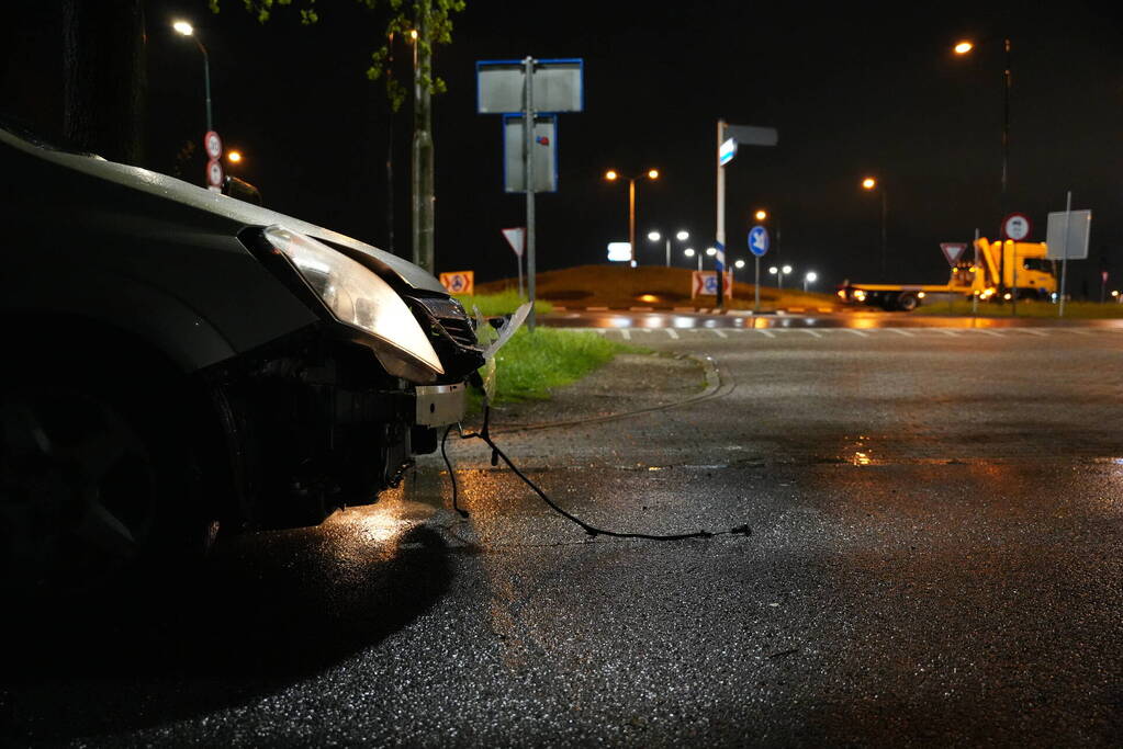 Schade bij botsing tussen twee personenauto's