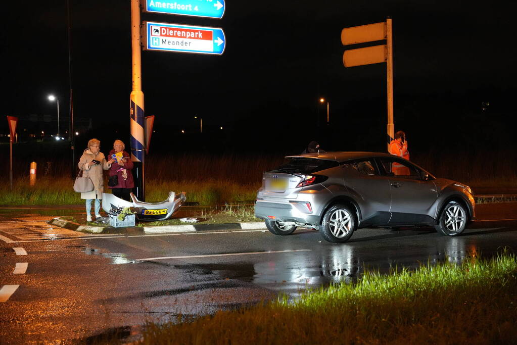 Schade bij botsing tussen twee personenauto's