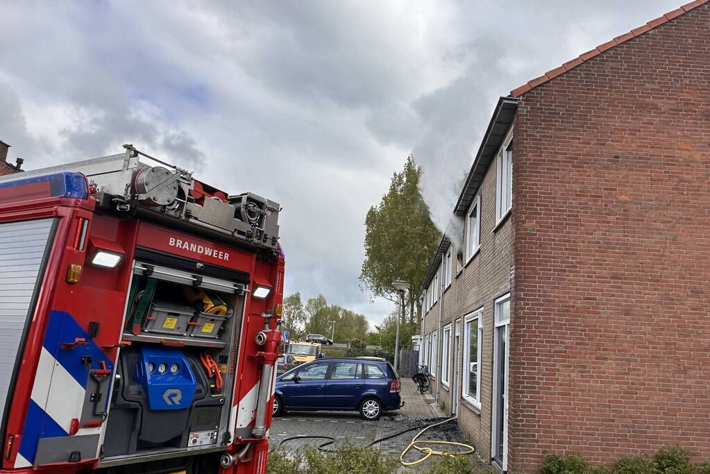 Fikse rookontwikkeling bij woningbrand