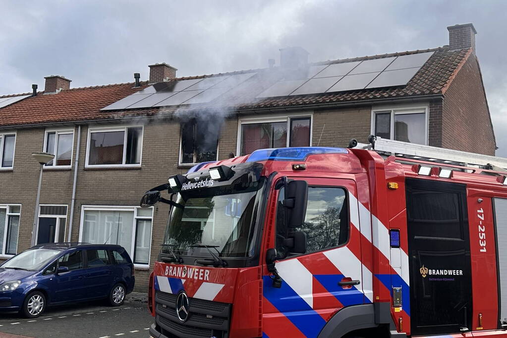 Fikse rookontwikkeling bij woningbrand