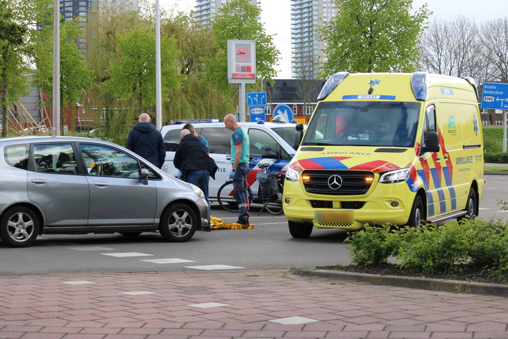 Fietser aangereden door personenauto