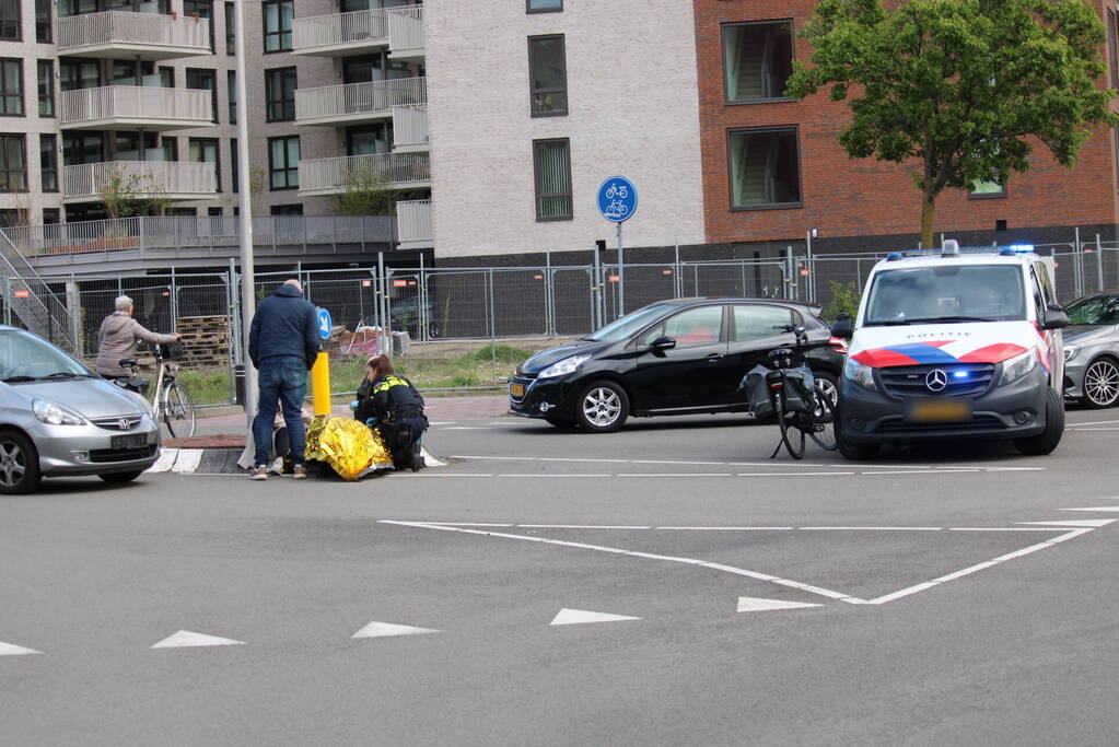 Fietser aangereden door personenauto