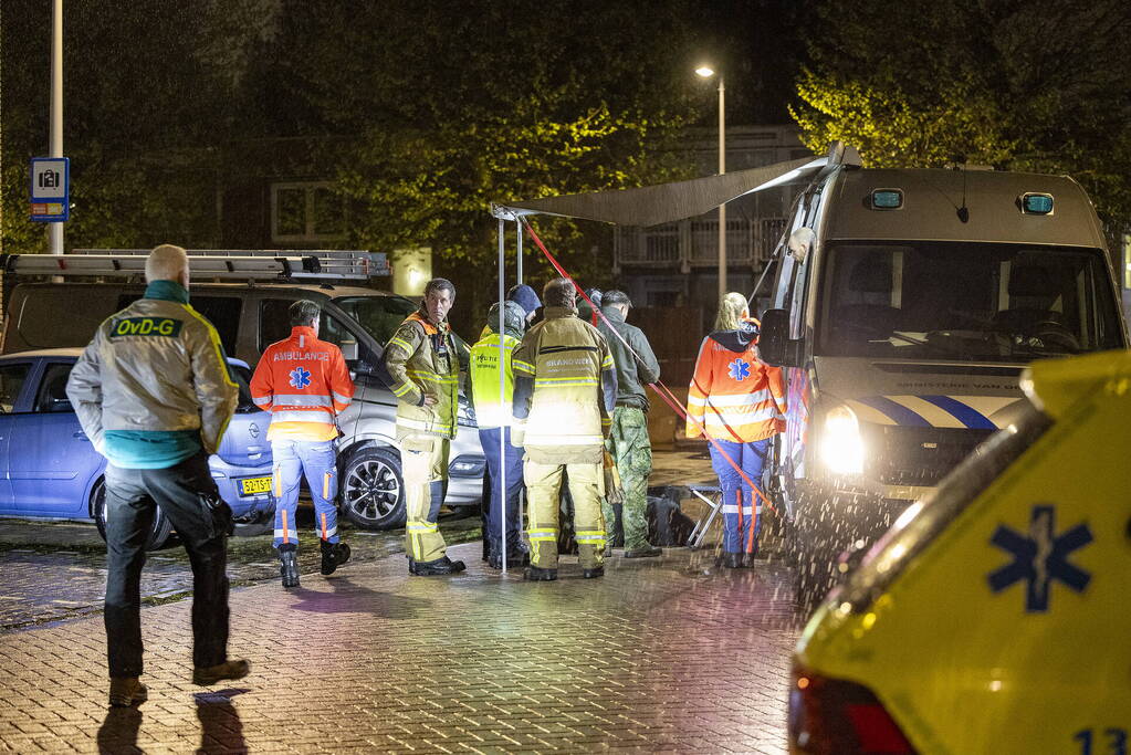 De EOD doet onderzoek naar het verdachte voorwerp