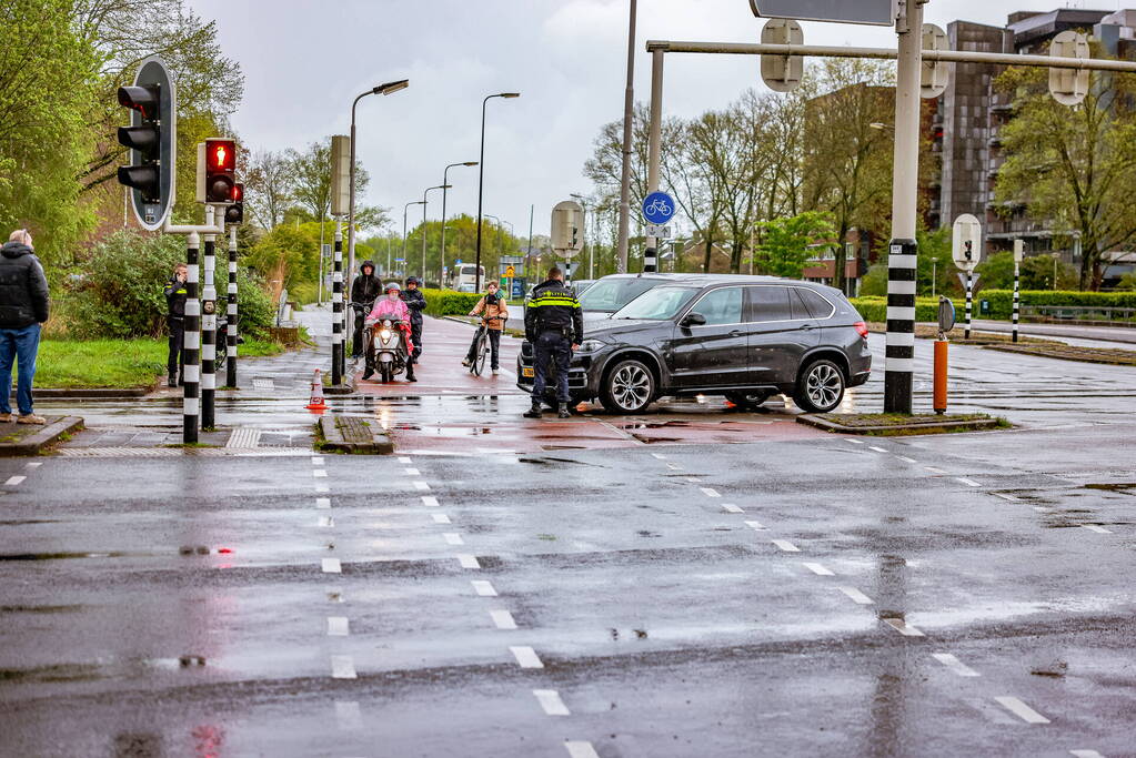 Overstekende fietser gewond bij aanrijding