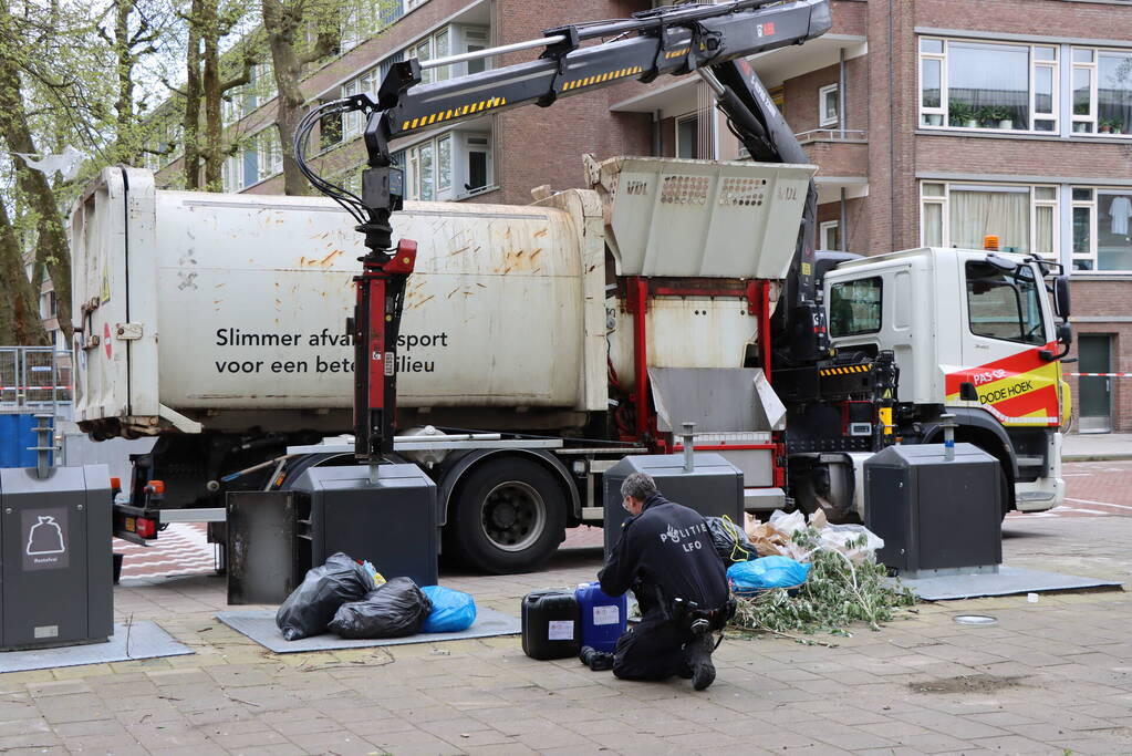 Ruim 500 jerrycans met drugsafval gevonden in ondergrondse containers