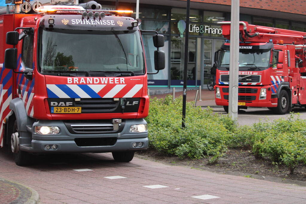 Kinderen nagekeken in ambulance na brand in oven