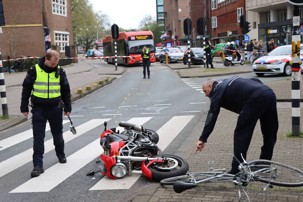 Fietser gewond bij harde botsing met motorrijder