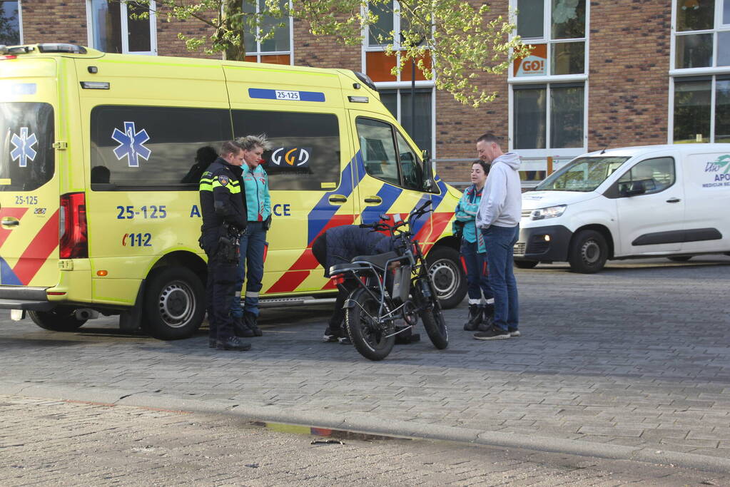 Fatbiker en automobilist in botsing