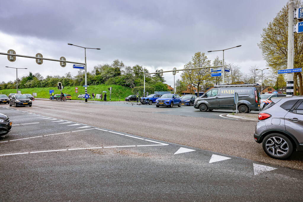 Flinke schade bij botsing op kruispunt