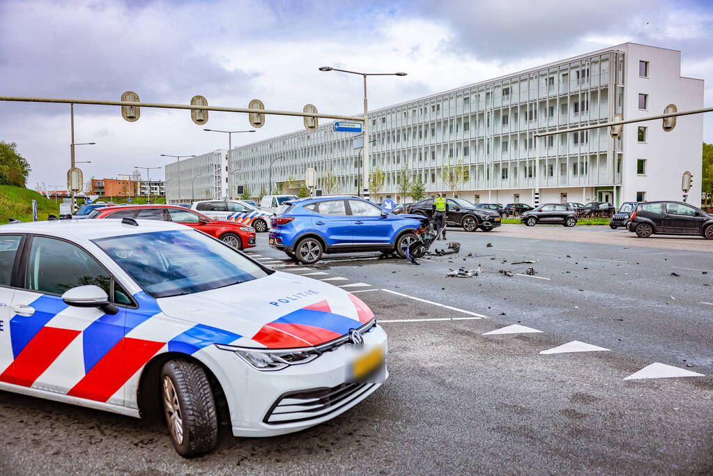 Flinke schade bij botsing op kruispunt